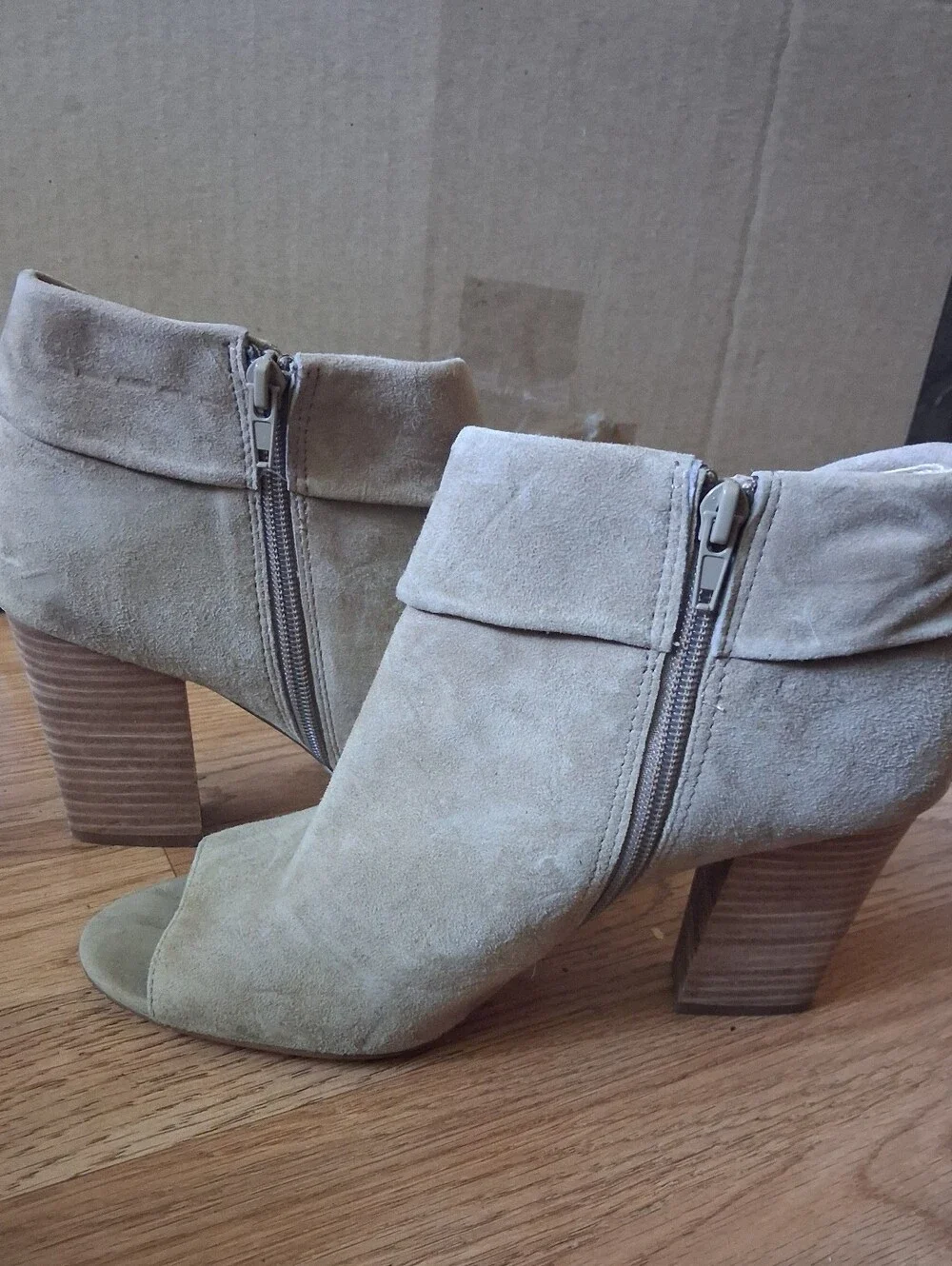 Nine West Peep Toe Ankle Bootie Heels Womens 9  Beige Suede
